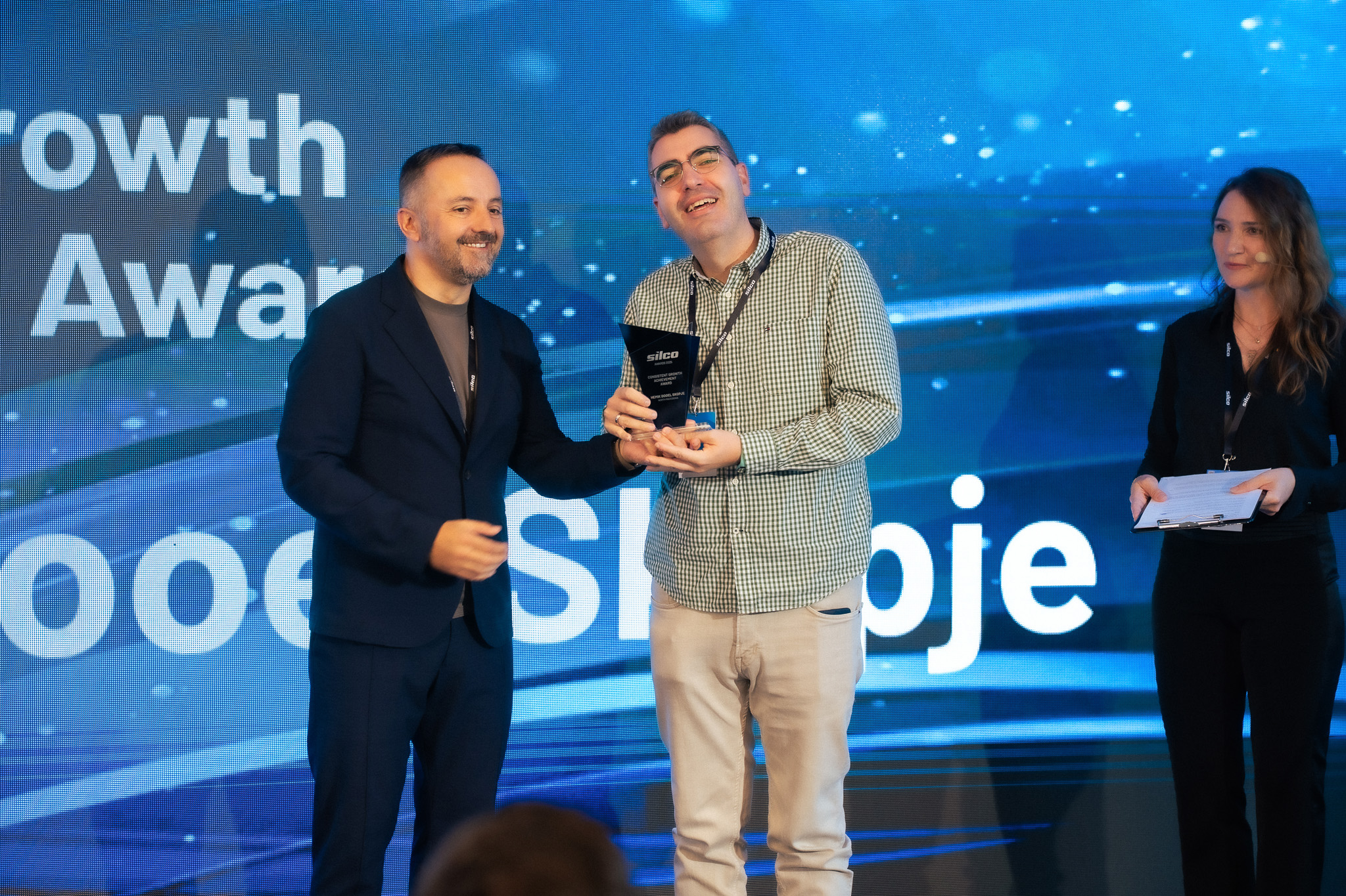 Award1.jpg