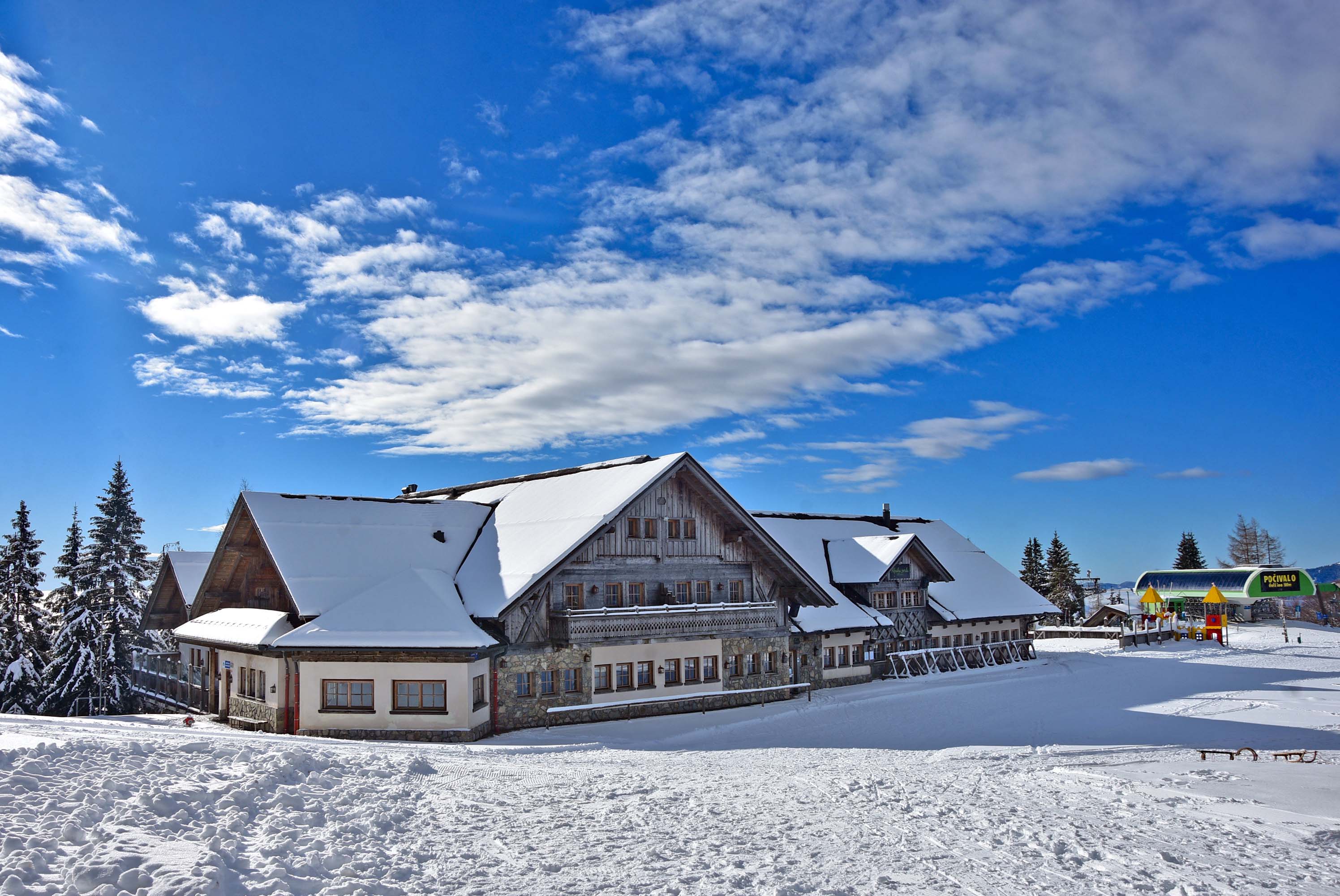 02 Smučišče Cerkno, Slovenija. Foto Smučišče in terme Hotel Cerkno.jpg