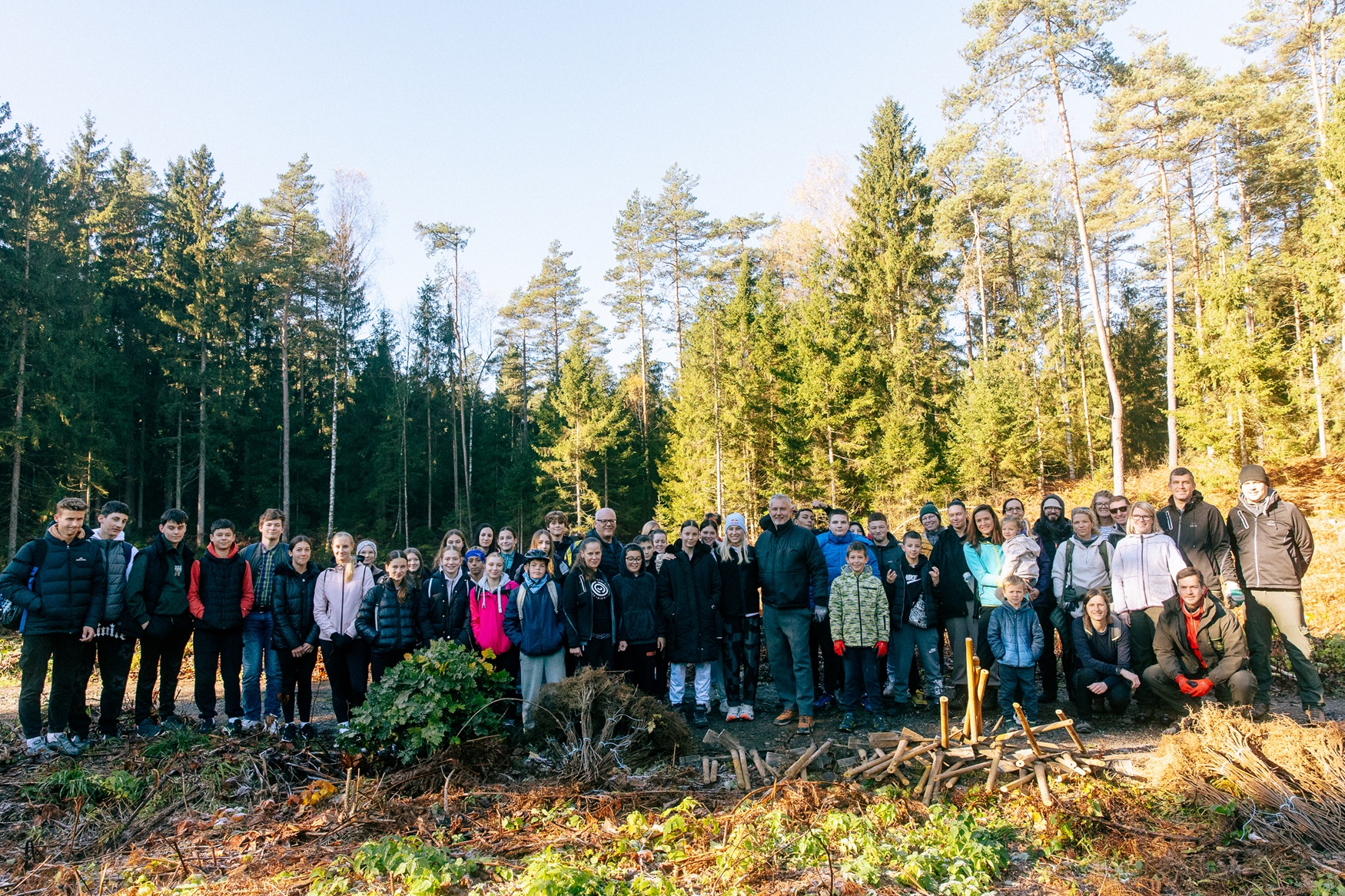 Lumar_Janja Garnbret_sajenje_dreves (2).jpg