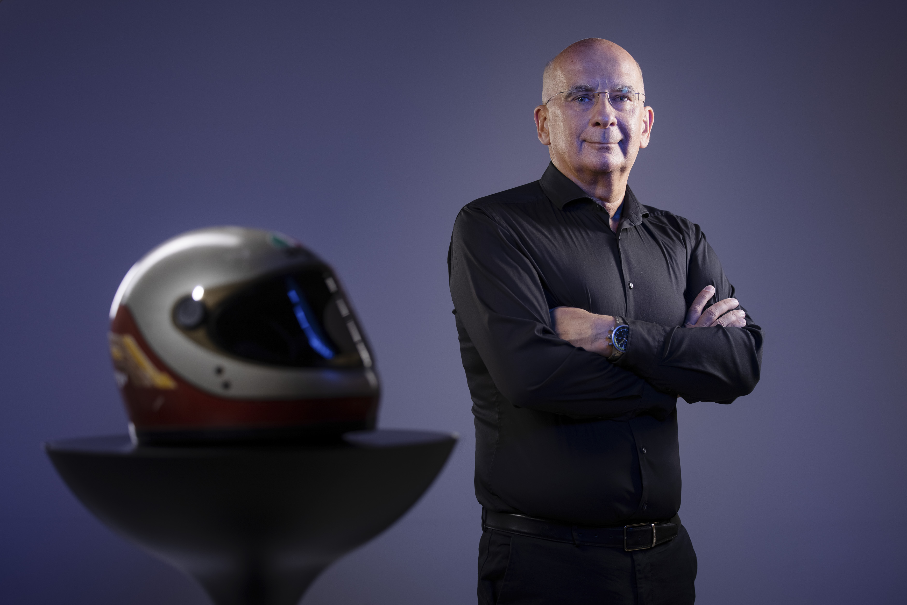 Igor_Akrapovic_and_helmet.jpg