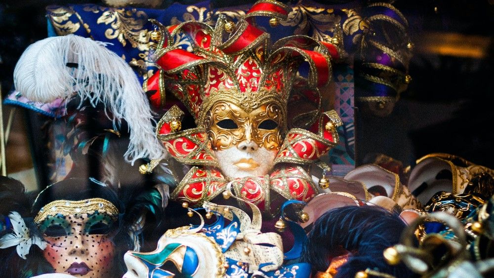 Nestrpno odštevamo do obiska razprodanega beneškega karnevala