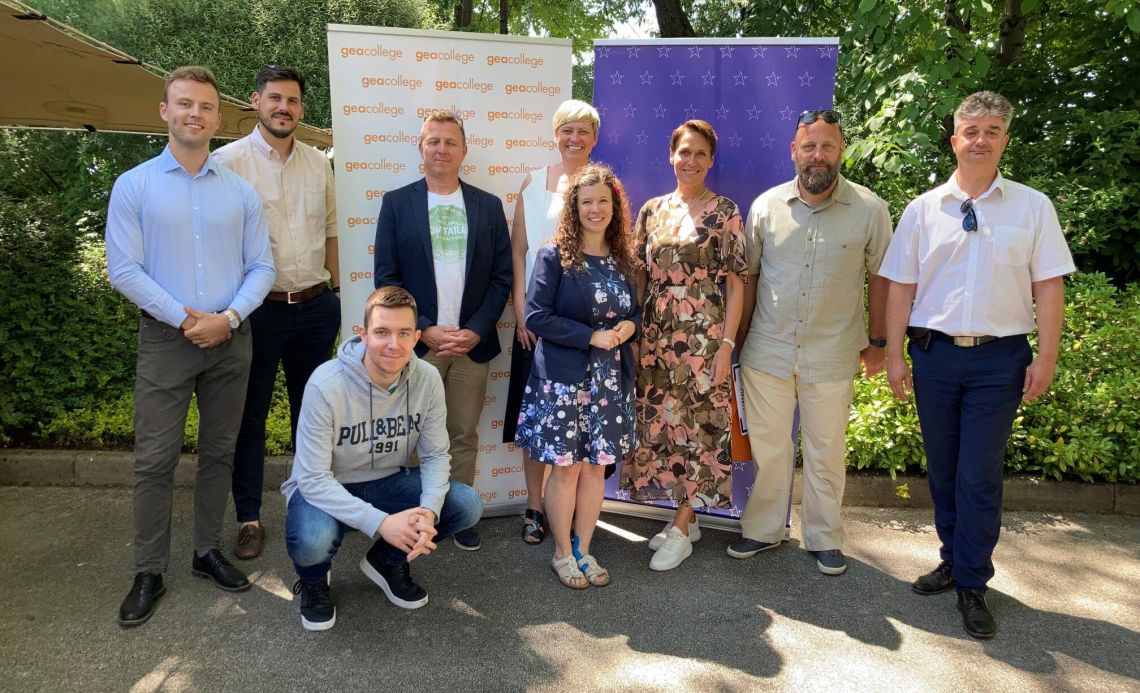 Neprecenljiva mentorska izkušnja petih študentov