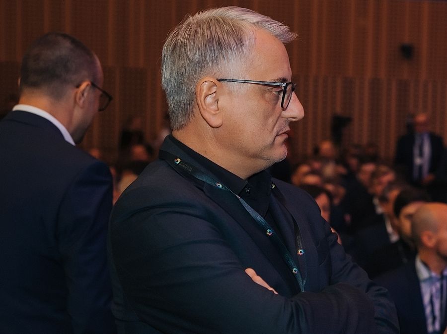 Minister Han, dovolj je praznih besed