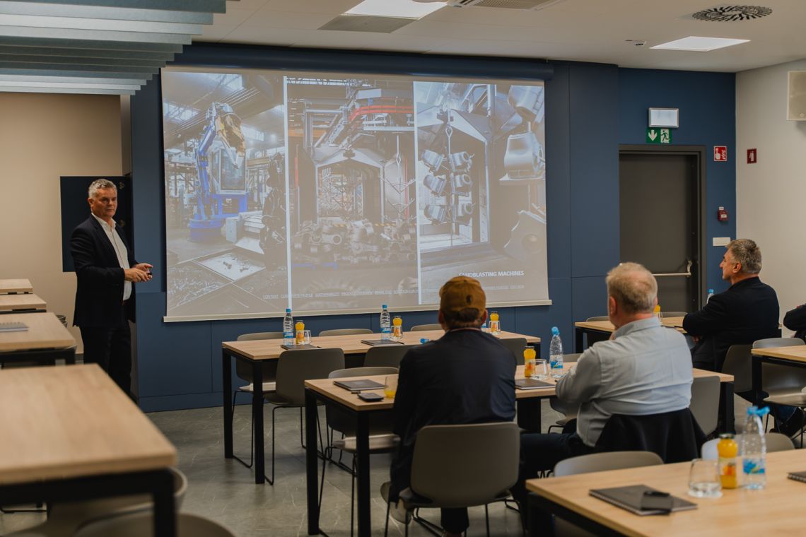 Obisk vrhunskih podjetij INO in KOVIS povezal člane  jugovzhodne in posavske regije