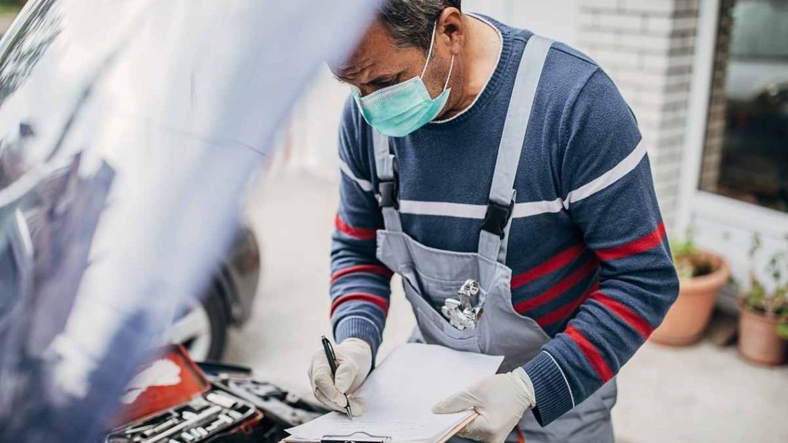 Od srede naprej nova, strožja pravila glede PCT in nošenja mask