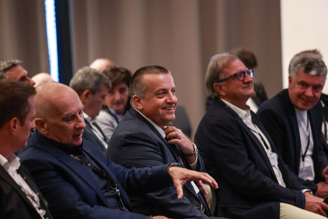 Fotozgodba: kaj se je dogajalo na skupščini SBC