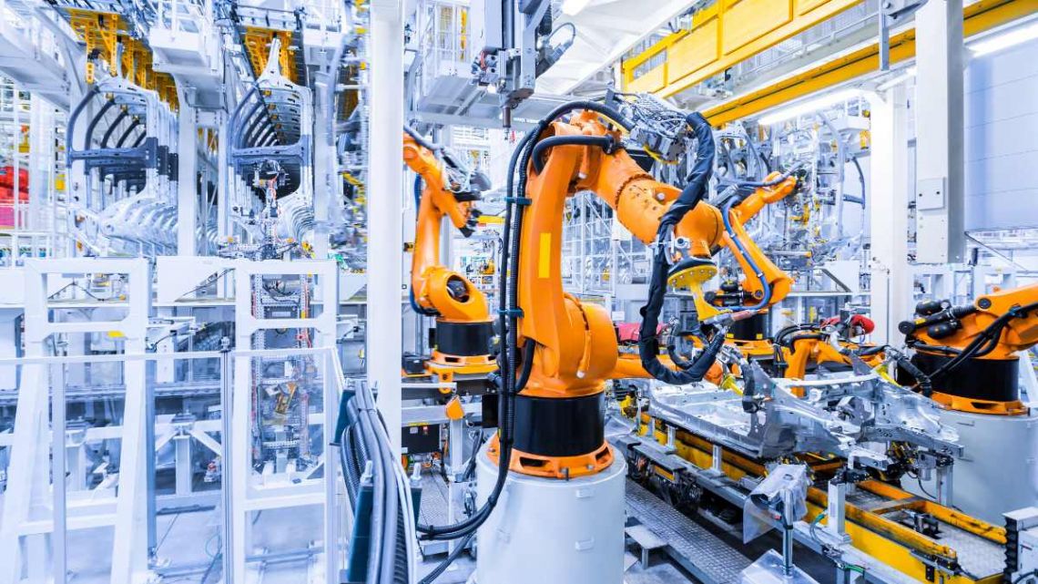 Slovenija maja z največjim mesečnim padcem industrijske proizvodnje v EU