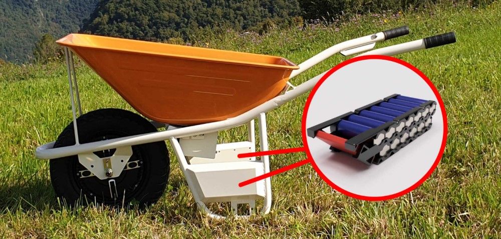Električna samokolnica, ki spreminja dosedanji način vrtnarjenja