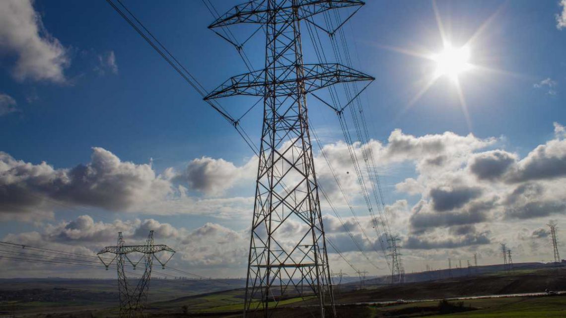 Cene elektrike januarja zniževale cene industrijskih izdelkov