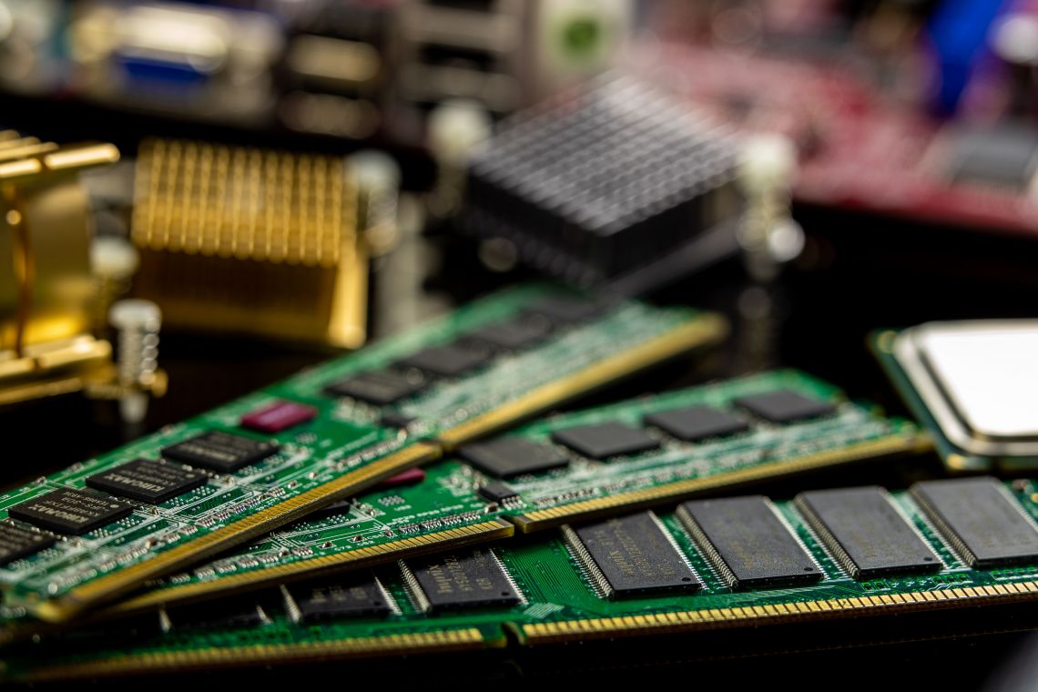 Indija v čipe vlaga 13 milijard dolarjev, TSMC z dodatno 100-milijardno naložbo v ZDA